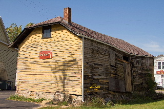 Antiques and antique building in Lavalle!